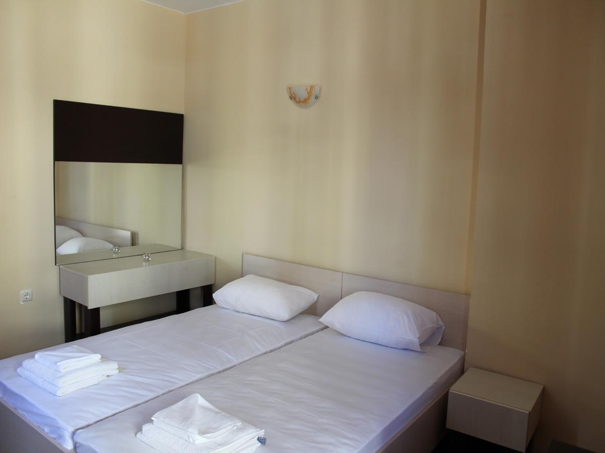 Hotel Sapphire Приморсько Екстер'єр фото