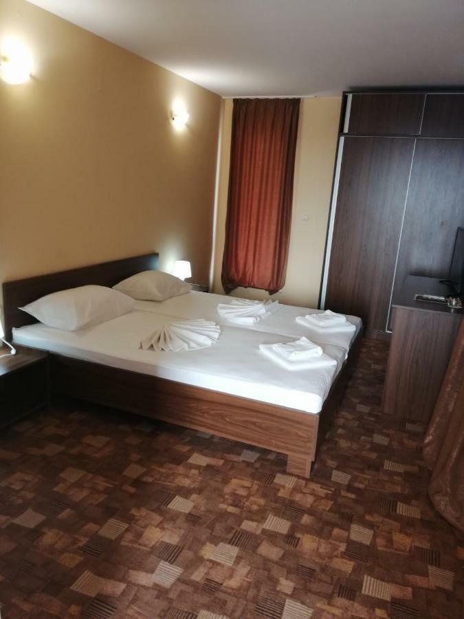 Hotel Sapphire Приморсько Екстер'єр фото